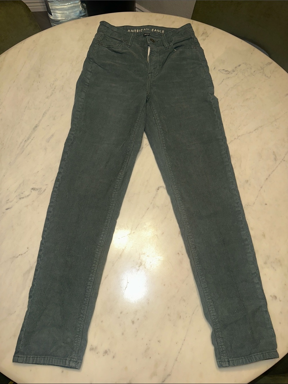 American Eagle Outfitters High-Rise Corduroy Jeans in Olive size 000